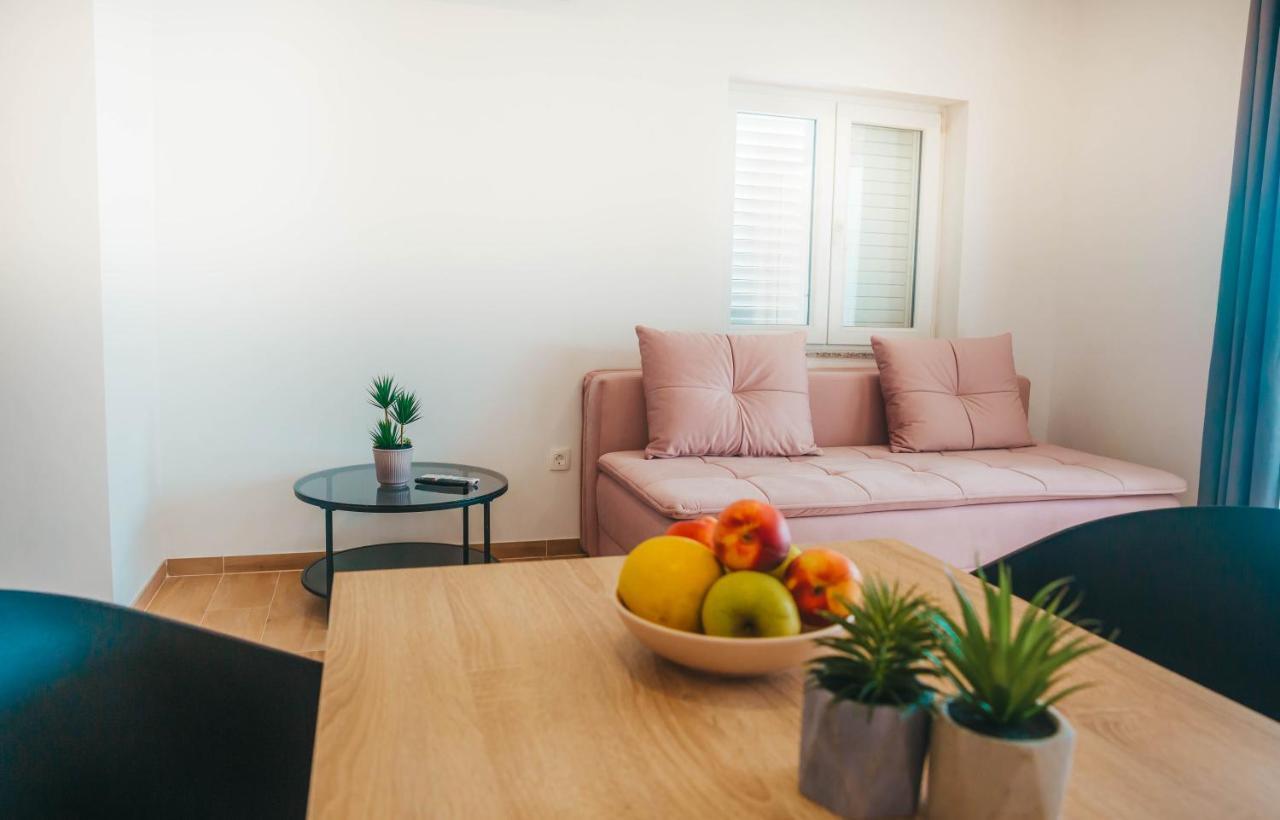 Apartments Nina Brist Εξωτερικό φωτογραφία