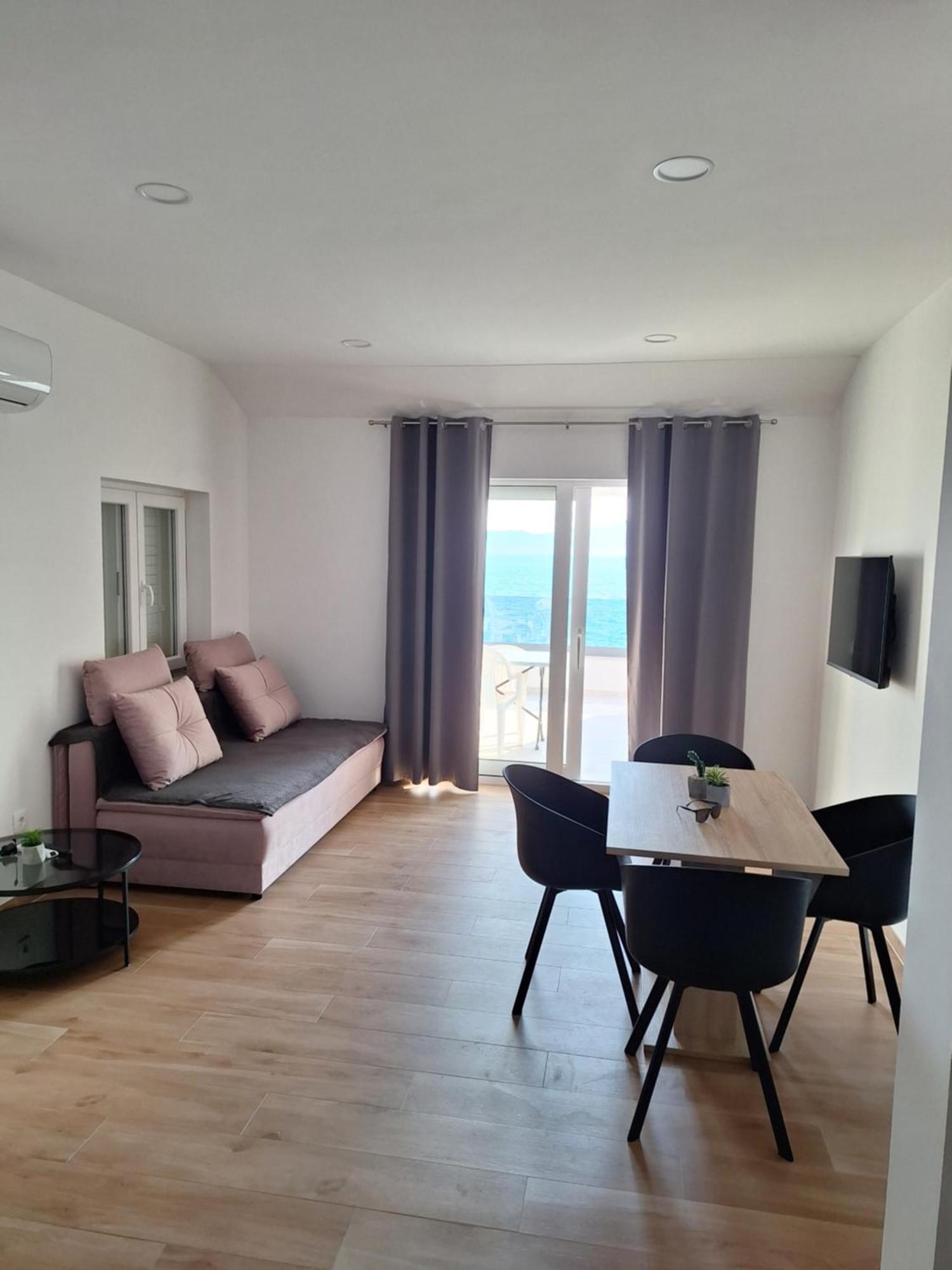 Apartments Nina Brist Εξωτερικό φωτογραφία